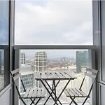 דירה Luxury Skyline 1bdrm 29th, 28th Floor ברטיסלאבה