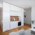 Luxury Skyline 1bdrm 29th, 28th Floor דירה *