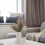 Luxury Skyline 1bdrm 29th, 28th Floor ברטיסלאבה