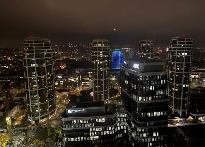 Luxury Skyline 1bdrm 29th, 28th Floor * Pozsony