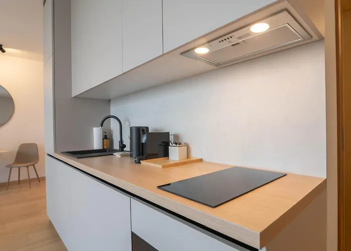 Luxury Skyline 1bdrm 29th, 28th Floor * ブラチスラヴァ