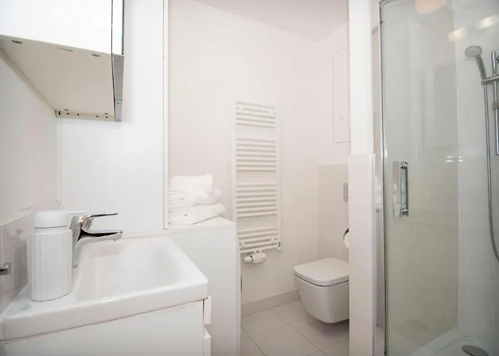 Luxury Skyline 1bdrm 29th, 28th Floor * ブラチスラヴァ