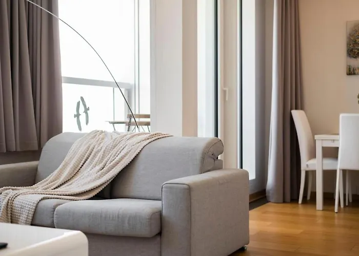 Luxury Skyline 1bdrm 29th, 28th Floor 公寓 布拉迪斯拉发