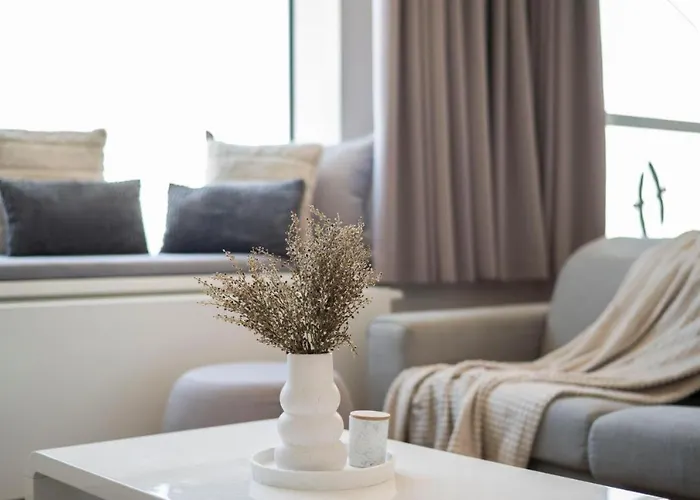 Luxury Skyline 1bdrm 29th, 28th Floor 布拉迪斯拉发